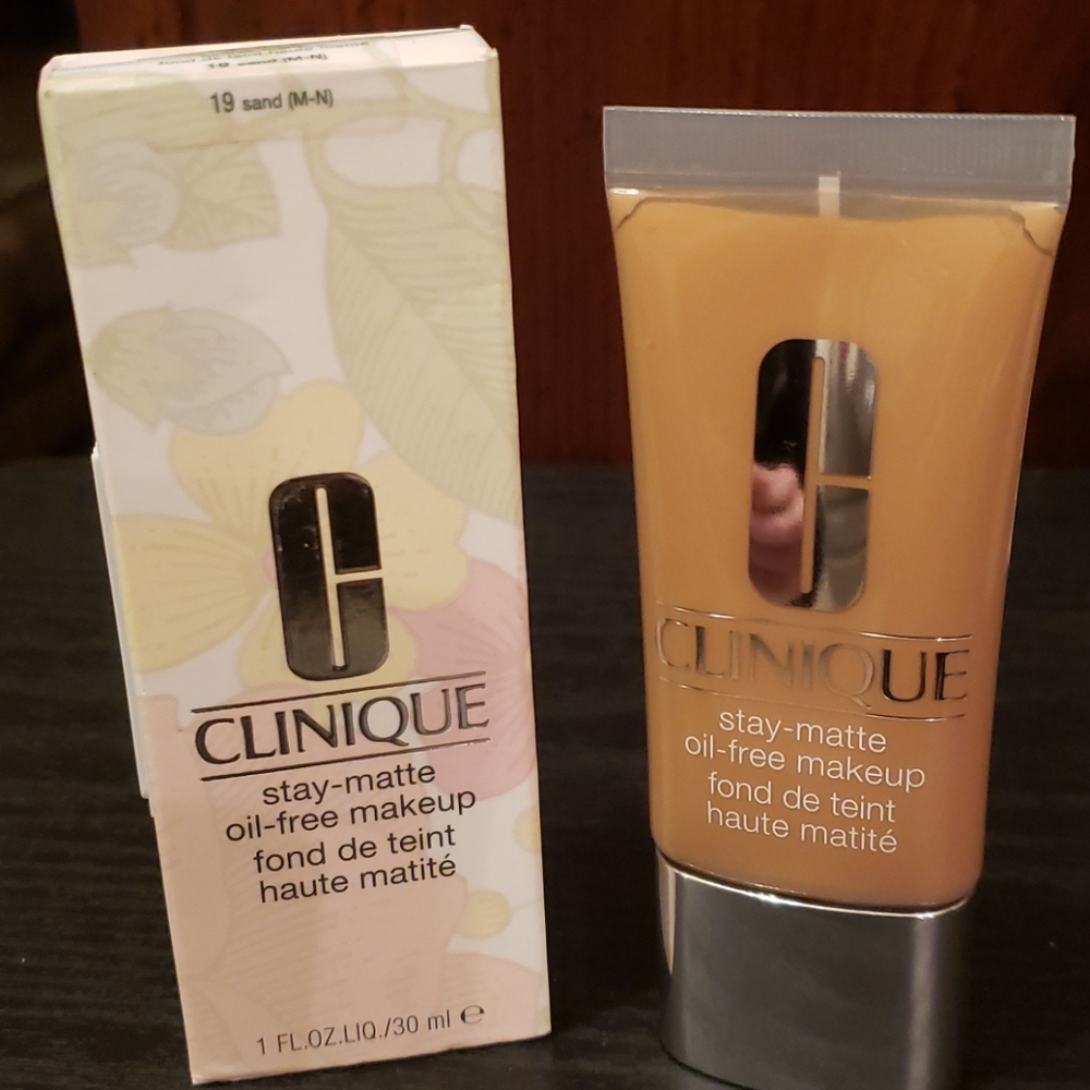 Clinique stay matte